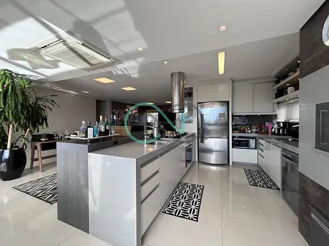 Casa com 304m² 3 quartos e 5 banheiros, à venda, no bairro Centenário em Sapiranga