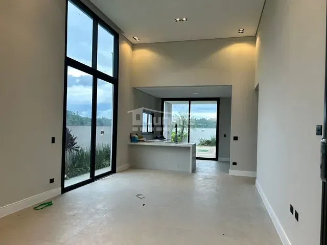 Casa com 358m² 3 quartos e 4 banheiros, à venda, no bairro Cézar de Souza em Mogi das Cruzes