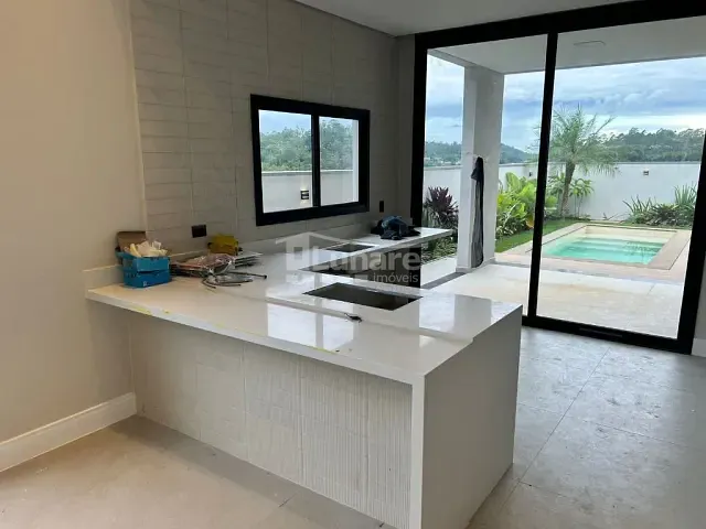 Casa com 358m² 3 quartos e 4 banheiros, à venda, no bairro Cézar de Souza em Mogi das Cruzes
