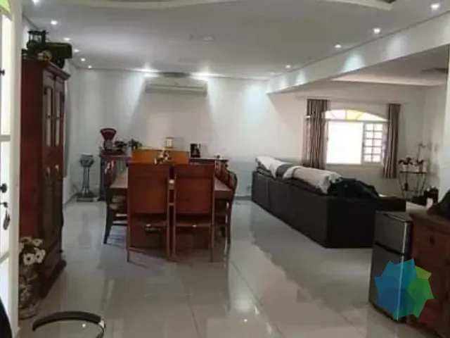 Casa com 600m² 5 quartos e 6 banheiros, à venda, no bairro Vila Suíça em Indaiatuba