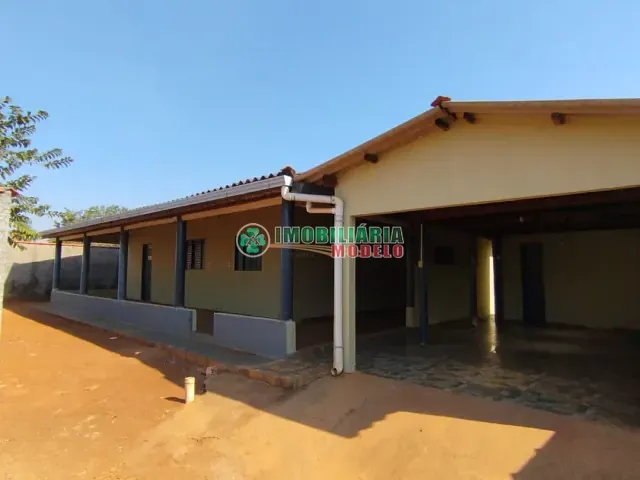 Casa 2 quartos e 1 banheiro, para alugar, no bairro Centro em Canarana