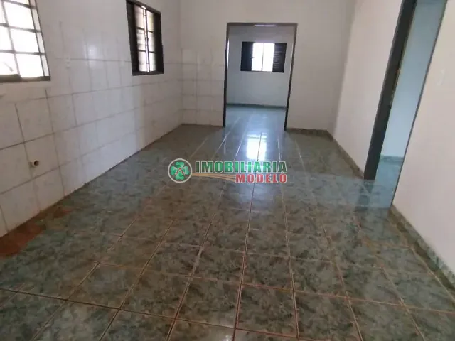 Casa 2 quartos e 1 banheiro, para alugar, no bairro Centro em Canarana