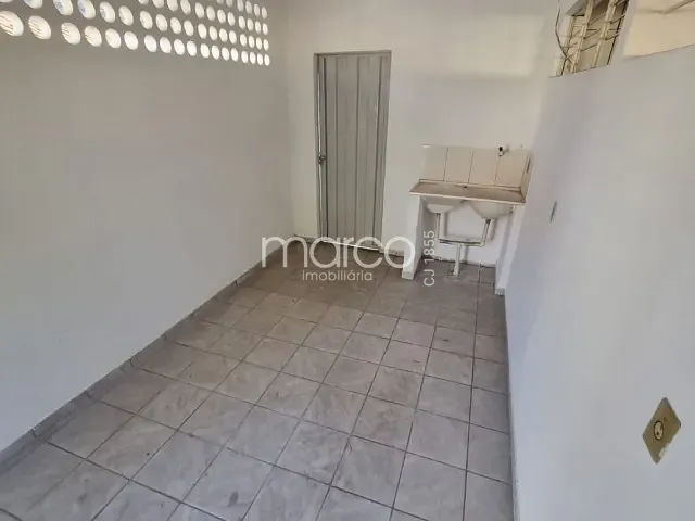 Casa 2 quartos e 1 banheiro, para alugar, no bairro Vila Mauá em Goiânia