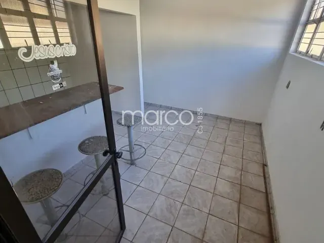 Casa 2 quartos e 1 banheiro, para alugar, no bairro Vila Mauá em Goiânia