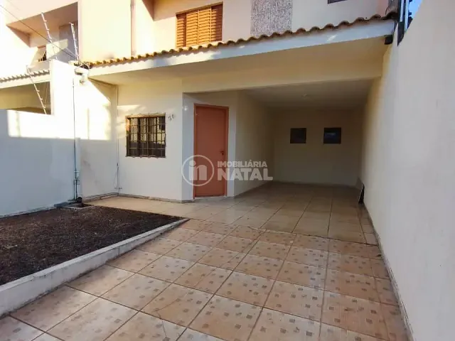 Casa 3 quartos e 2 banheiros, para alugar, no bairro Petrópolis em Londrina