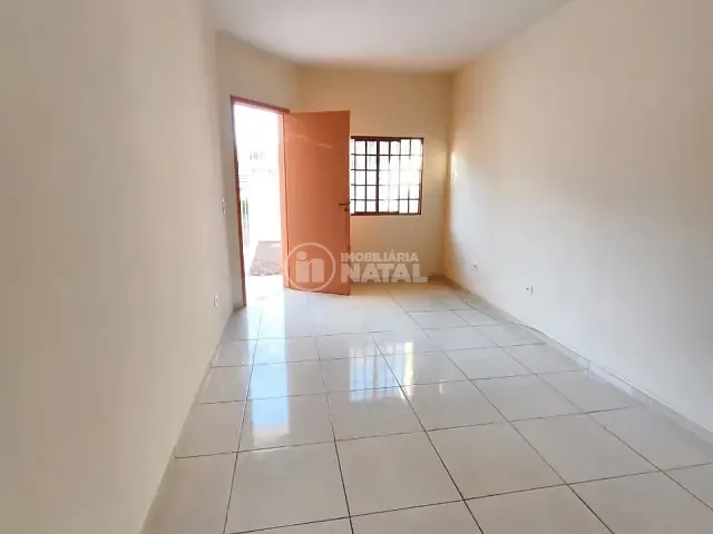 Casa 3 quartos e 2 banheiros, para alugar, no bairro Petrópolis em Londrina