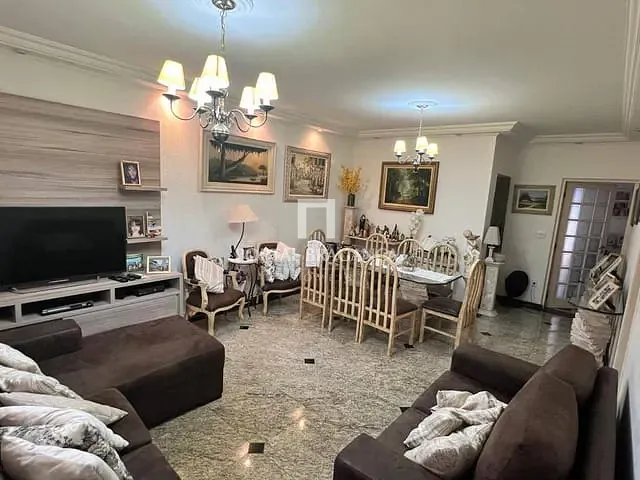 Casa com 300m² 3 quartos e 4 banheiros, à venda, no bairro Jardim Europa em Bragança Paulista