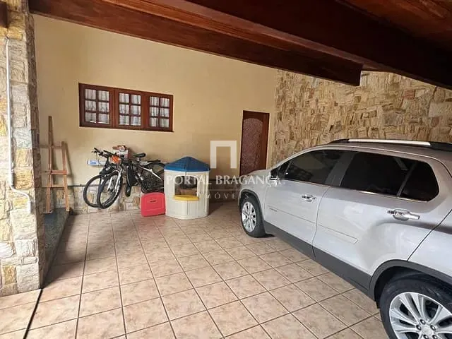 Casa com 300m² 3 quartos e 4 banheiros, à venda, no bairro Jardim Europa em Bragança Paulista