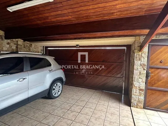 Casa com 300m² 3 quartos e 4 banheiros, à venda, no bairro Jardim Europa em Bragança Paulista