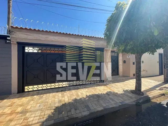 Casa com 318m² 3 quartos e 2 banheiros, à venda, no bairro Jardim Terra Branca em Bauru
