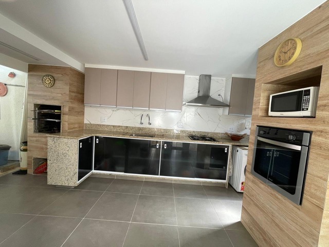 Casa 5 quartos e 4 banheiros, à venda, no bairro Braga em Cabo Frio