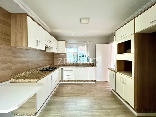 Casa 3 quartos e 3 banheiros, à venda, no bairro Itoupava Central em Blumenau
