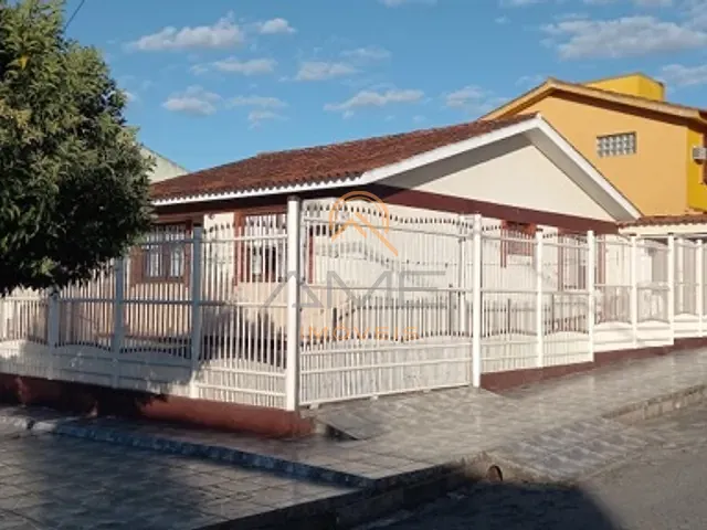 Casa 2 quartos e 1 banheiro, à venda, no bairro Fragata em Pelotas