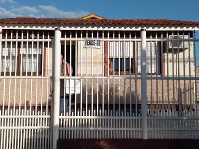 Casa 2 quartos e 1 banheiro, à venda, no bairro Fragata em Pelotas
