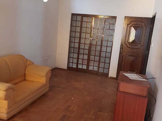 Casa 2 quartos e 2 banheiros, à venda, no bairro Centro em Pouso Alegre