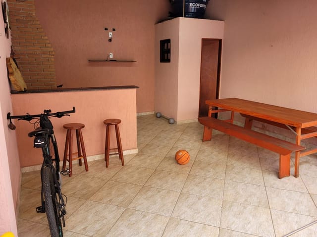 Casa 3 quartos e 4 banheiros, à venda, no bairro Jardim São Pedro em Mogi das Cruzes