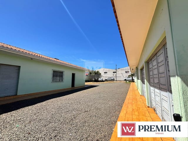 Casa com 280m² 3 quartos e 5 banheiros, à venda, no bairro Uvaranas em Ponta Grossa