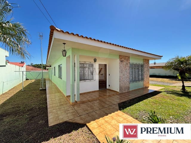 Casa com 280m² 3 quartos e 5 banheiros, à venda, no bairro Uvaranas em Ponta Grossa