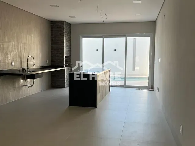 Casa com 300m² 3 quartos e 4 banheiros, à venda, no bairro Jardim Imperial em Cuiabá
