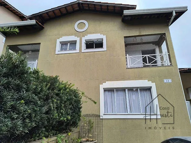 Casa com 212m² 3 quartos e 2 banheiros, à venda, no bairro Granja Viana em Cotia