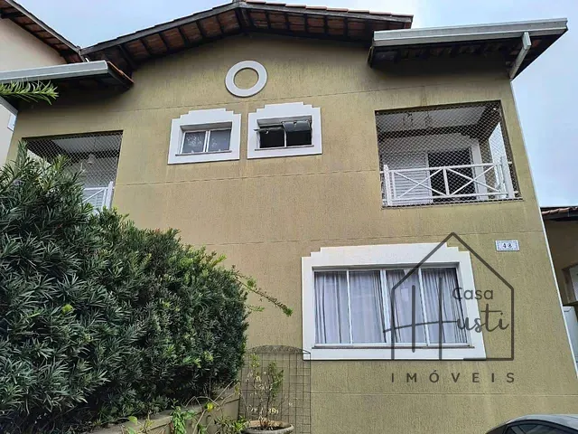 Casa com 212m² 3 quartos e 2 banheiros, à venda, no bairro Granja Viana em Cotia