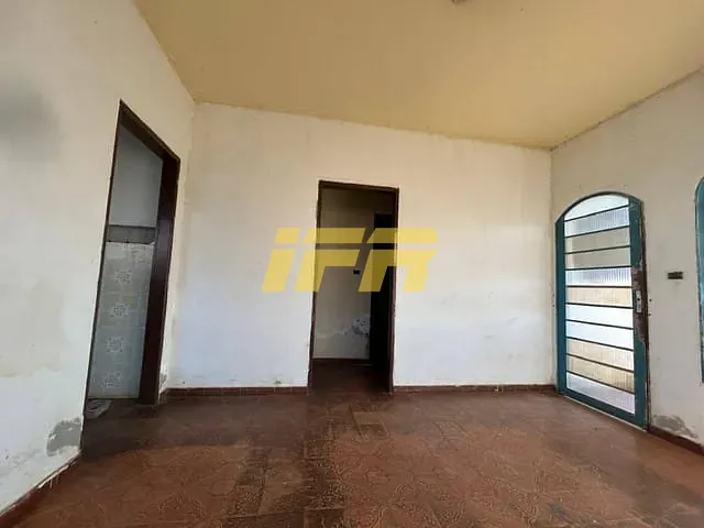 Casa com 299m² 2 quartos e 1 banheiro, à venda, no bairro Jardim América em Taubaté