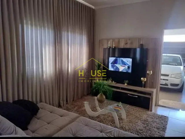 Casa com 180m² 3 quartos e 1 banheiro, à venda, no bairro Loteamento Jardim Residencial Moriá em Votuporanga