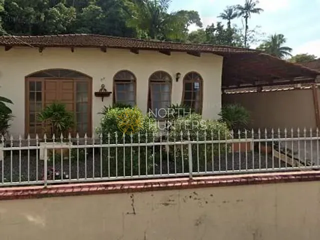 Casa com 600m² 5 quartos e 2 banheiros, à venda, no bairro Santo Antônio em Joinville
