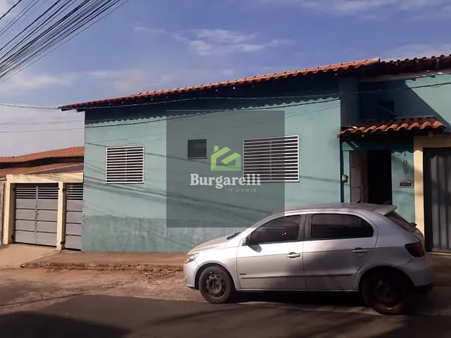 Casa 3 quartos e 1 banheiro, para alugar, no bairro Jardim das Acácias em Lavras