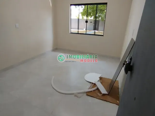 Casa 4 quartos e 2 banheiros, à venda, no bairro Centro em Canarana