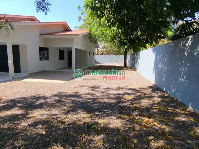 Casa 4 quartos e 2 banheiros, à venda, no bairro Centro em Canarana