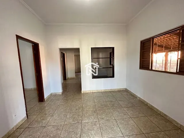 Casa com 360m² 3 quartos e 1 banheiro, para alugar, no bairro Setor Oeste em Paraíso do Tocantins