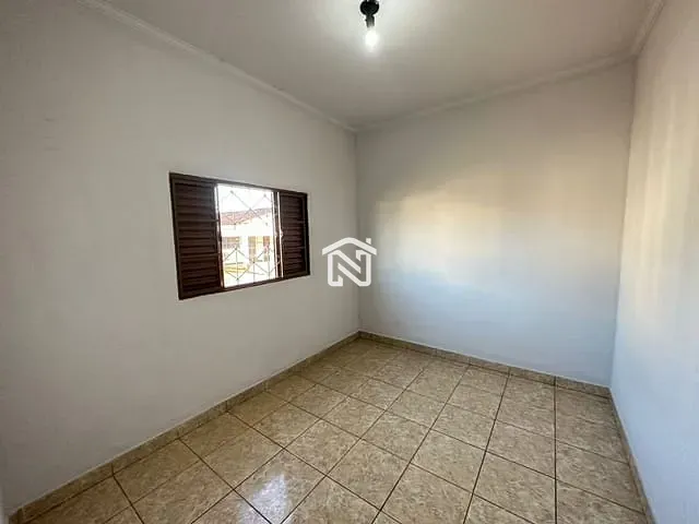 Casa com 360m² 3 quartos e 1 banheiro, para alugar, no bairro Setor Oeste em Paraíso do Tocantins