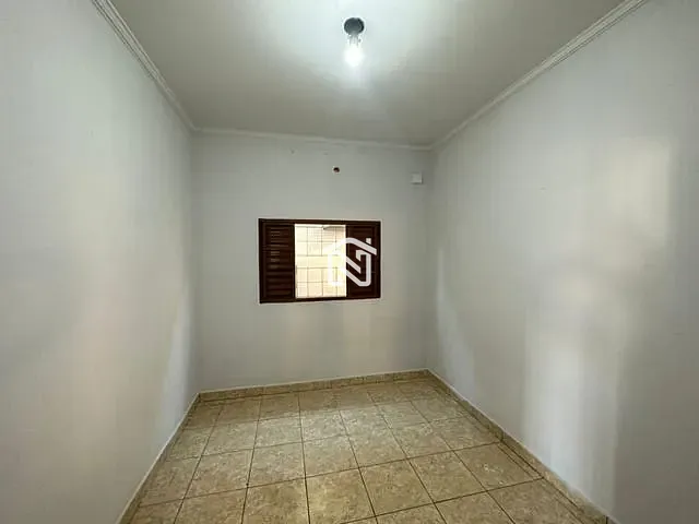 Casa com 360m² 3 quartos e 1 banheiro, para alugar, no bairro Setor Oeste em Paraíso do Tocantins