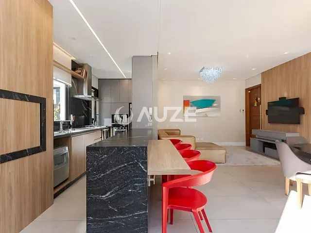 Casa com 210m² 3 quartos e 3 banheiros, à venda, no bairro Bom Retiro em Curitiba
