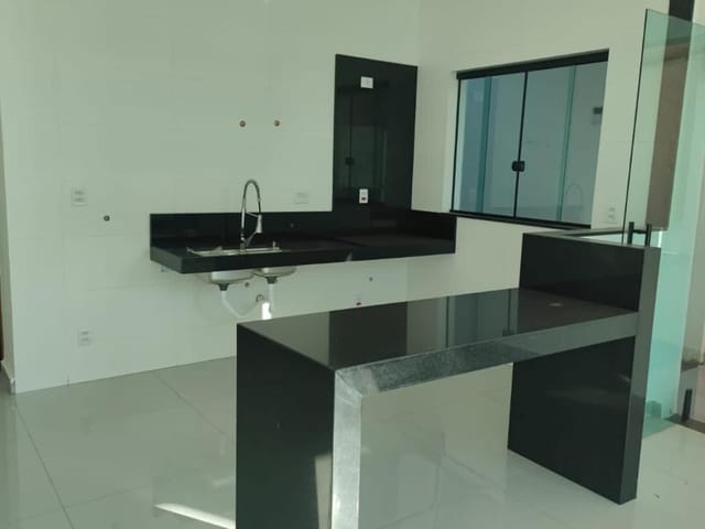 Casa com 180m² 3 quartos e 1 banheiro, à venda, no bairro Novo Centro em Santa Luzia