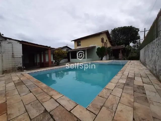 Casa com 450m² 3 quartos e 2 banheiros, para alugar, no bairro Itaipu em Niterói