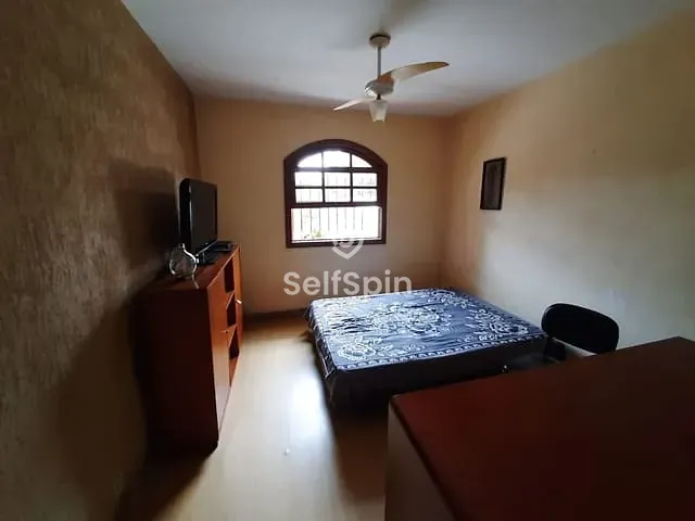Casa com 450m² 3 quartos e 2 banheiros, para alugar, no bairro Itaipu em Niterói