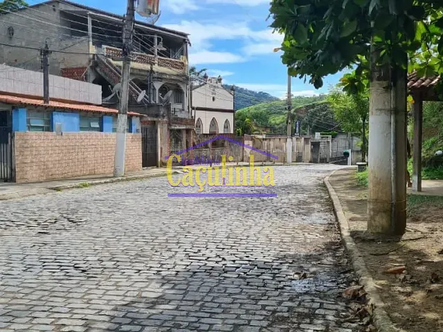 Casa com 1m² 3 quartos e 1 banheiro, à venda, no bairro Cinco Lagos em Mendes