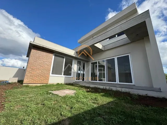 Casa com 400m² 4 quartos e 5 banheiros, à venda, no bairro Laranjal em Pelotas