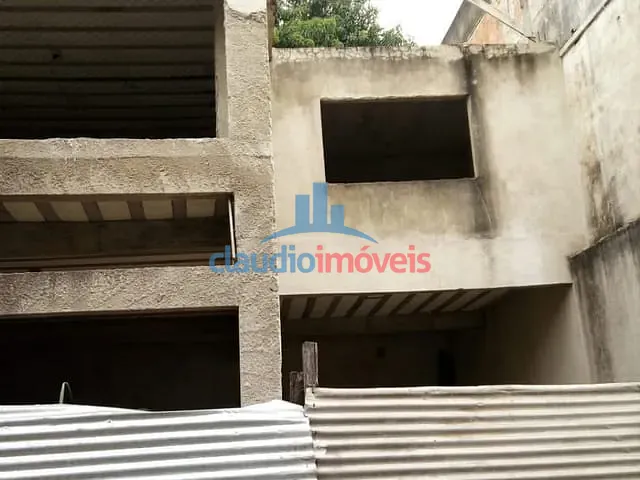 Casa 3 quartos e 2 banheiros, à venda, no bairro Monte Cristo em Barra Mansa