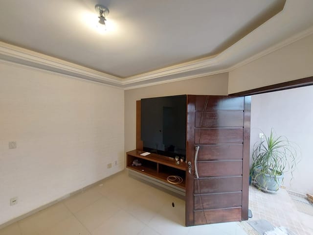 Casa 3 quartos e 3 banheiros, para alugar, no bairro Alto Ipiranga em Mogi das Cruzes