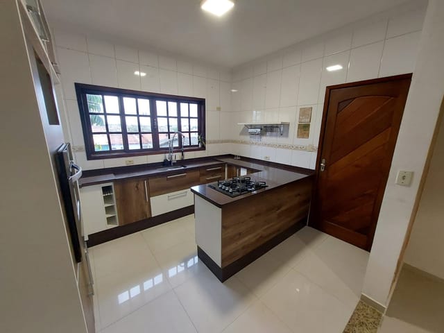 Casa 3 quartos e 3 banheiros, para alugar, no bairro Alto Ipiranga em Mogi das Cruzes