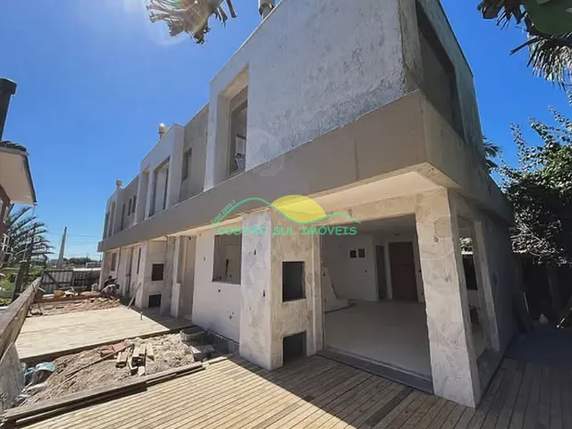 Casa 3 quartos e 2 banheiros, à venda, no bairro Campeche em Florianópolis