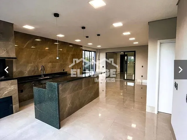 Casa com 300m² 4 quartos e 4 banheiros, à venda, no bairro Jardim Imperial em Cuiabá