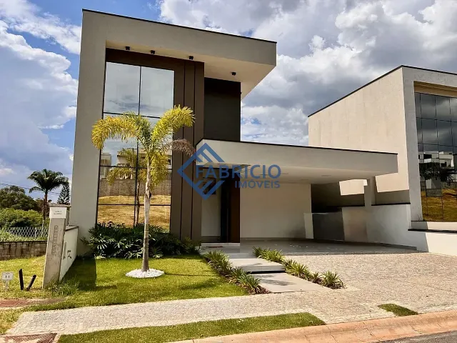 Casa com 300m² 3 quartos e 5 banheiros, à venda, no bairro Condomínio Residencial Mont’ Alcino em Valinhos