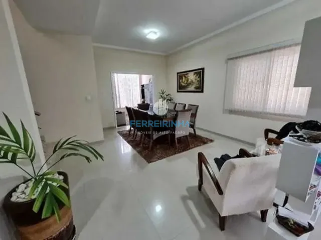 Casa com 300m² 4 quartos e 3 banheiros, à venda ou para alugar, no bairro Urbanova em São José dos Campos