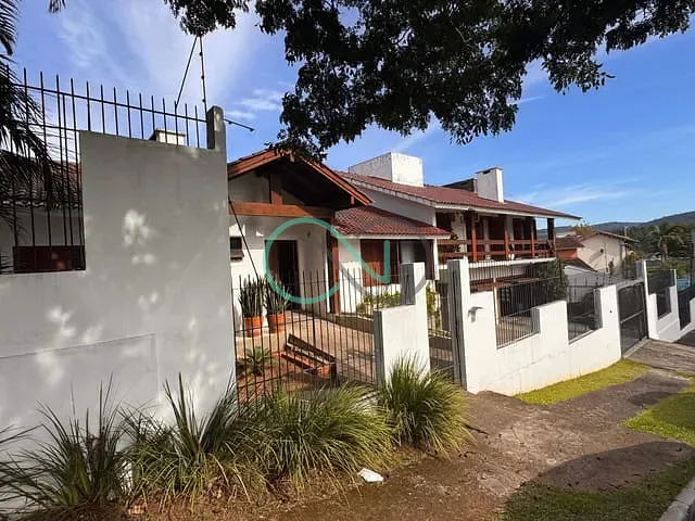 Casa com 780m² 4 quartos e 2 banheiros, à venda, no bairro Centro em Sapiranga