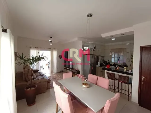 Casa com 364m² 2 quartos e 3 banheiros, à venda, no bairro Parque Residencial Laranjeiras III em Taquaritinga
