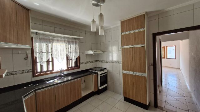 Foto do Casa - Casa Moderna à Venda em Condomínio Completo – 3 Quartos (1 suíte), 165m²,  Mezanino e Lazer em Jardim Rio das Pedras, Cotia/SP | Casa Husti Imóveis